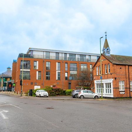 The Regency Suite - Modern 2-Bed 1-Bath Apartment Chertsey Exterior foto