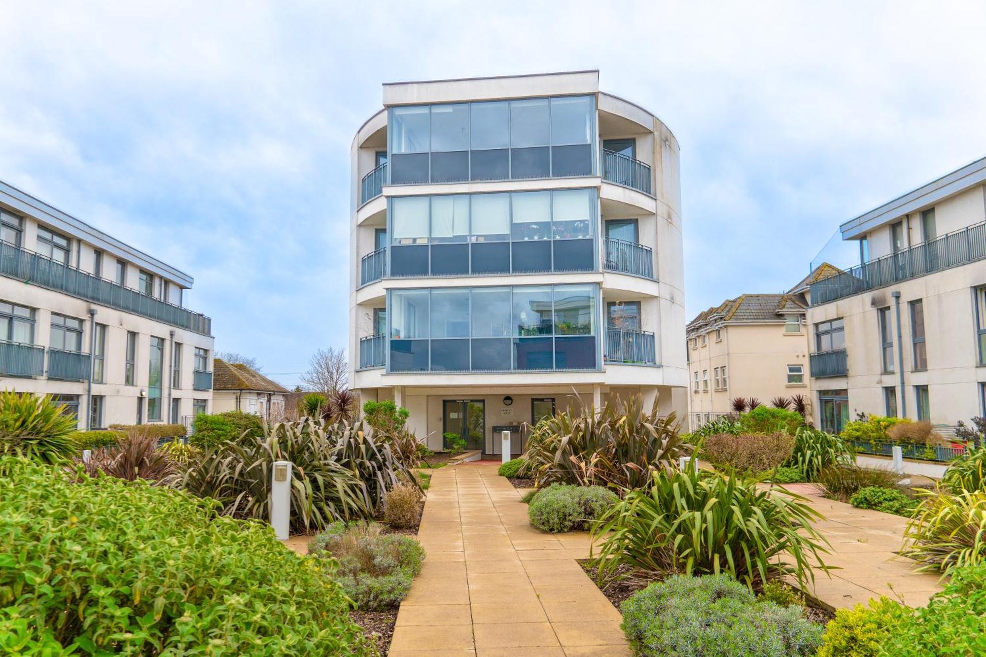 The Regency Suite - Modern 2-Bed 1-Bath Apartment Chertsey Exterior foto